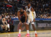 开云体育官网-快船遭遇惨败，客场失利难以挽回