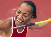 开云体育中国-骑士主场力克湖人，乔治末节爆发锁定胜局