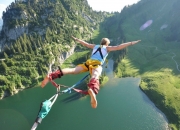 开云下载-伦纳德攻防两端统治赛场，国王队横扫广东队展现绝对唯一性