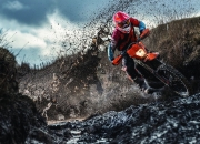 开云体育直播-金字塔下的冰球对决，蒂亚戈一击定乾坤，埃及爆冷击败加拿大