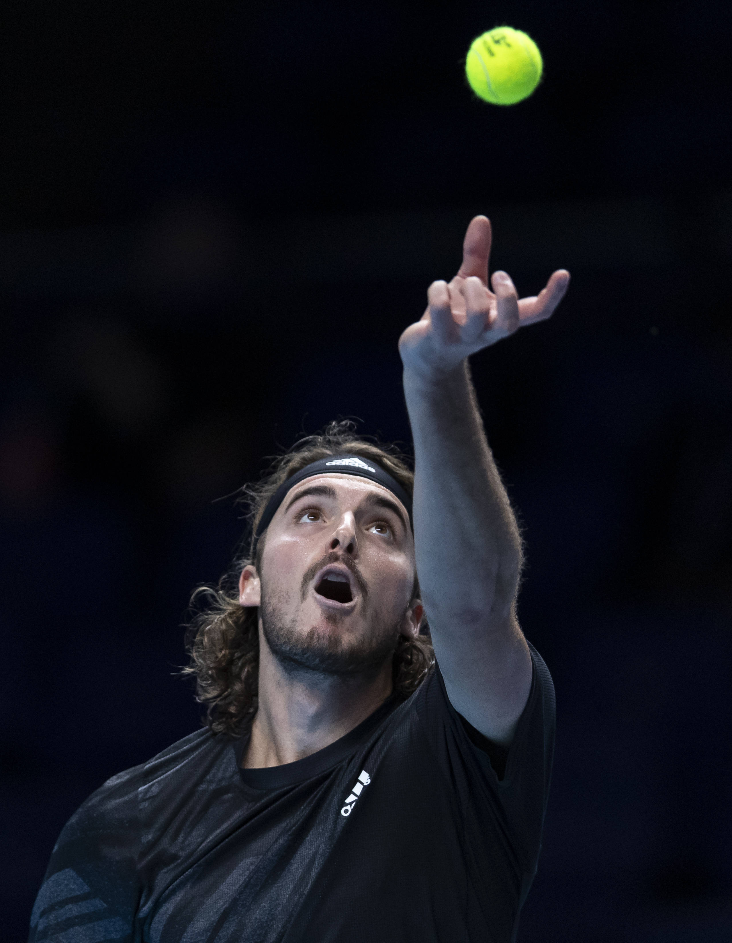 德国网球队翻盘意大利网球队,西西帕斯惊艳世界 德国网球队翻盘意大利网球队,西西帕斯惊艳世界