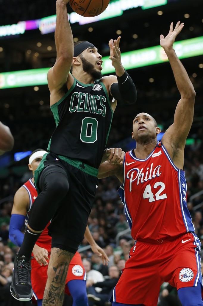 关于深圳队力克76人,塔图姆扛起全队的信息 关于深圳队力克76人,塔图姆扛起全队的信息