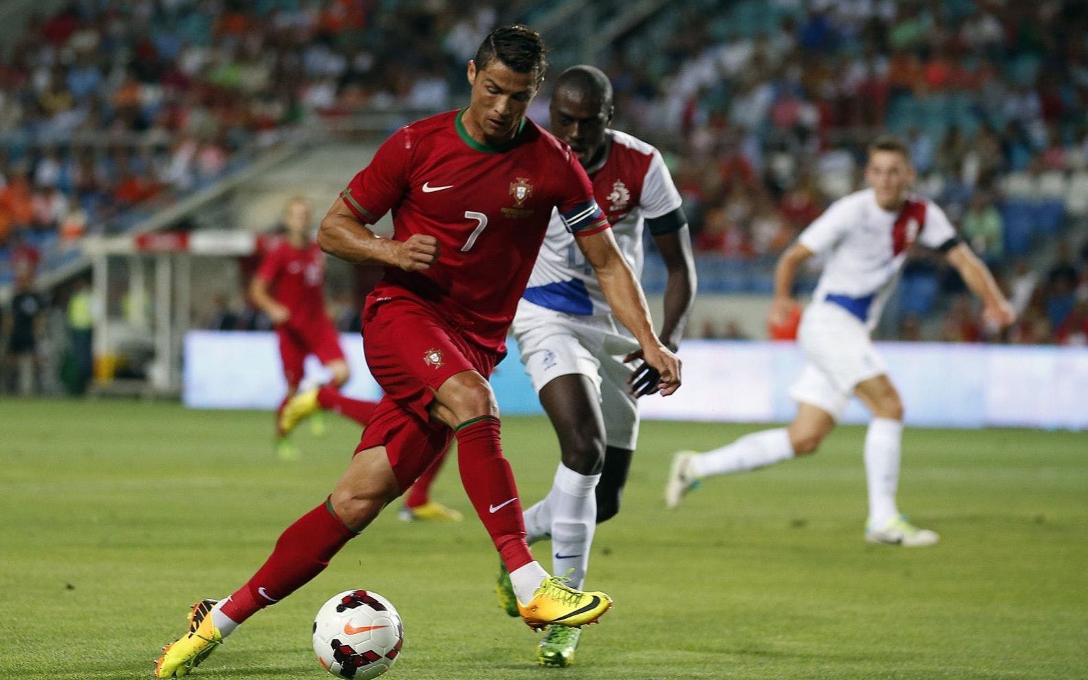 风云人物在国际足球舞台上大放异彩