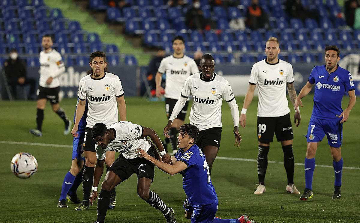 巴伦西亚客场胜赫罗纳，保级压力减轻的简单介绍