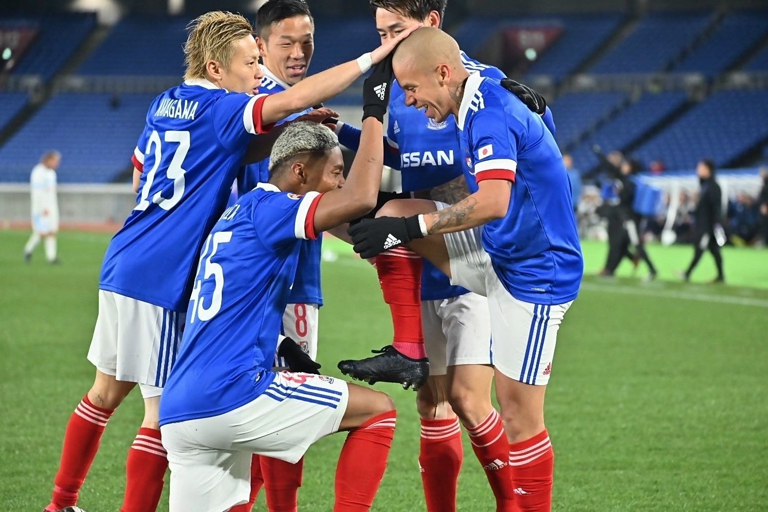 包含日职联引人注目：川崎前锋继续稳扎稳打的词条