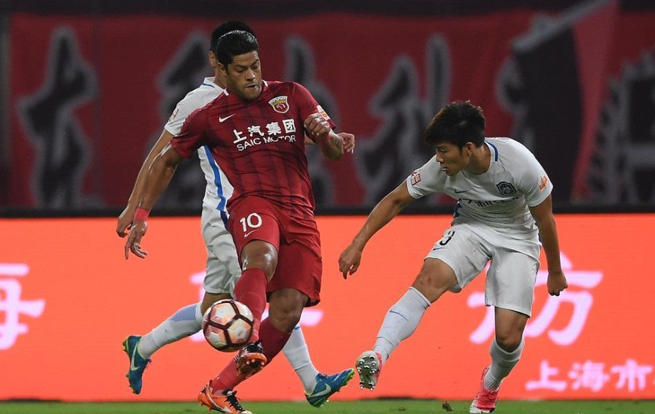 上海上港胜河南建业，登顶积分榜领先优势明显的简单介绍