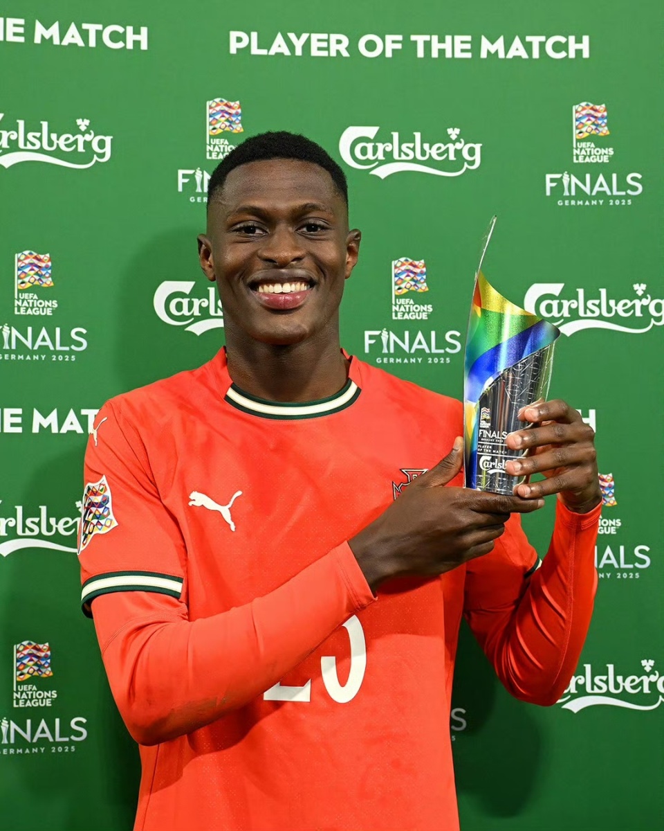 关于比分逆转惊艳全场，球队勇夺胜利的信息