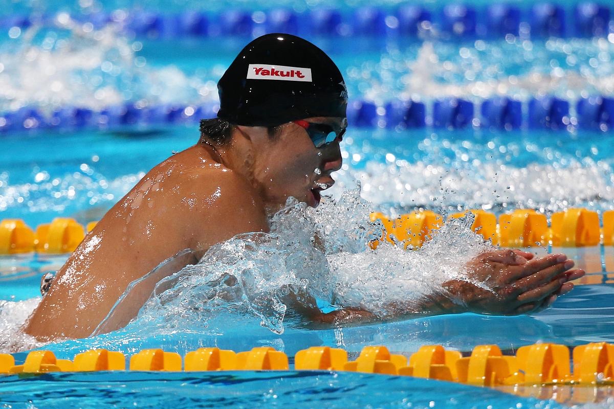 日本选手刷新游泳世界纪录！