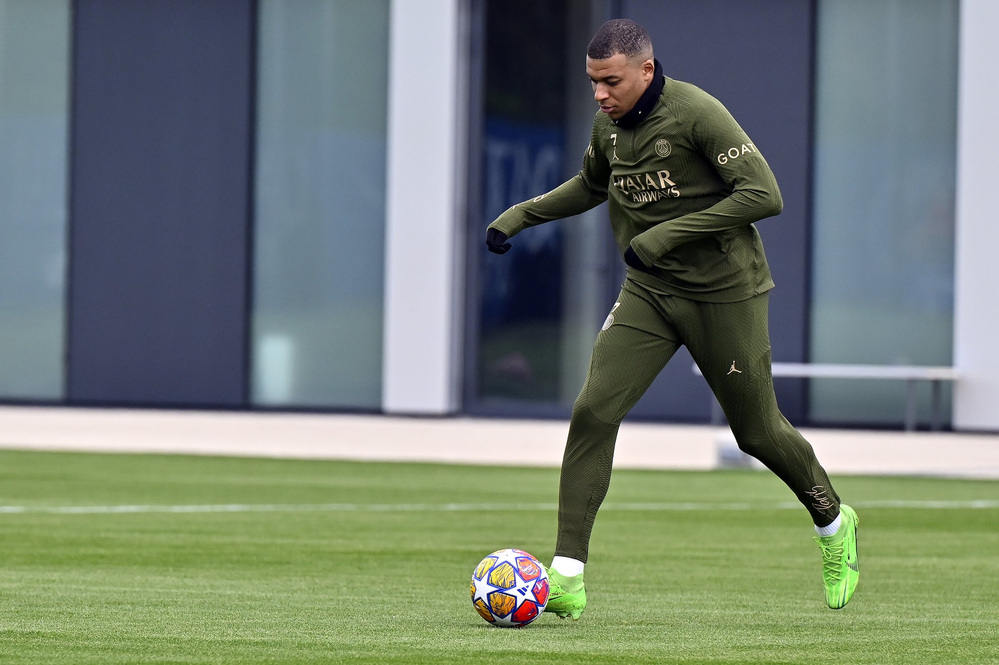 多特蒙德前锋奉献帽子戏法，多特蒙德轻松取胜的简单介绍