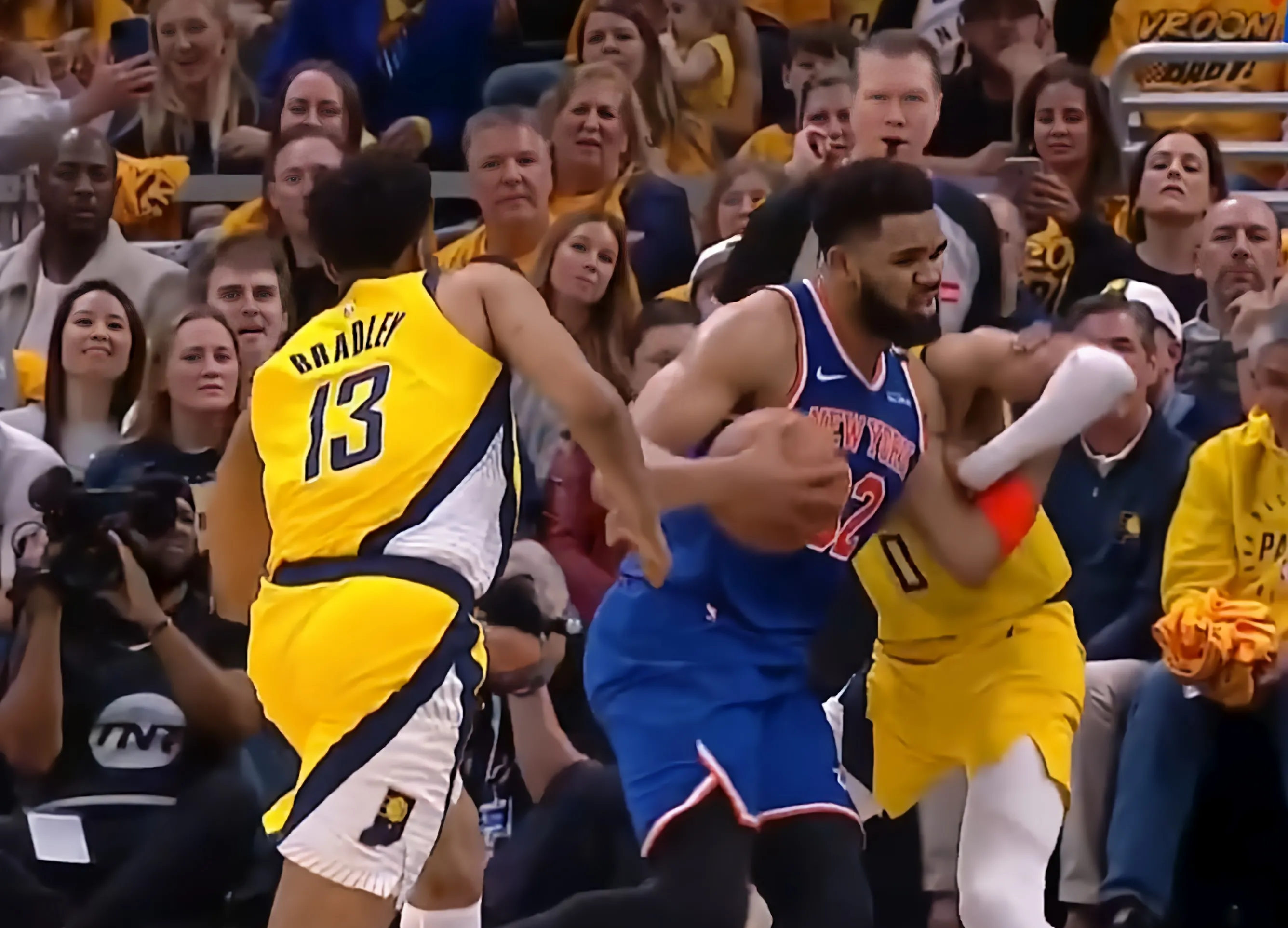 太阳胜魔术，布克绝杀关键球的简单介绍