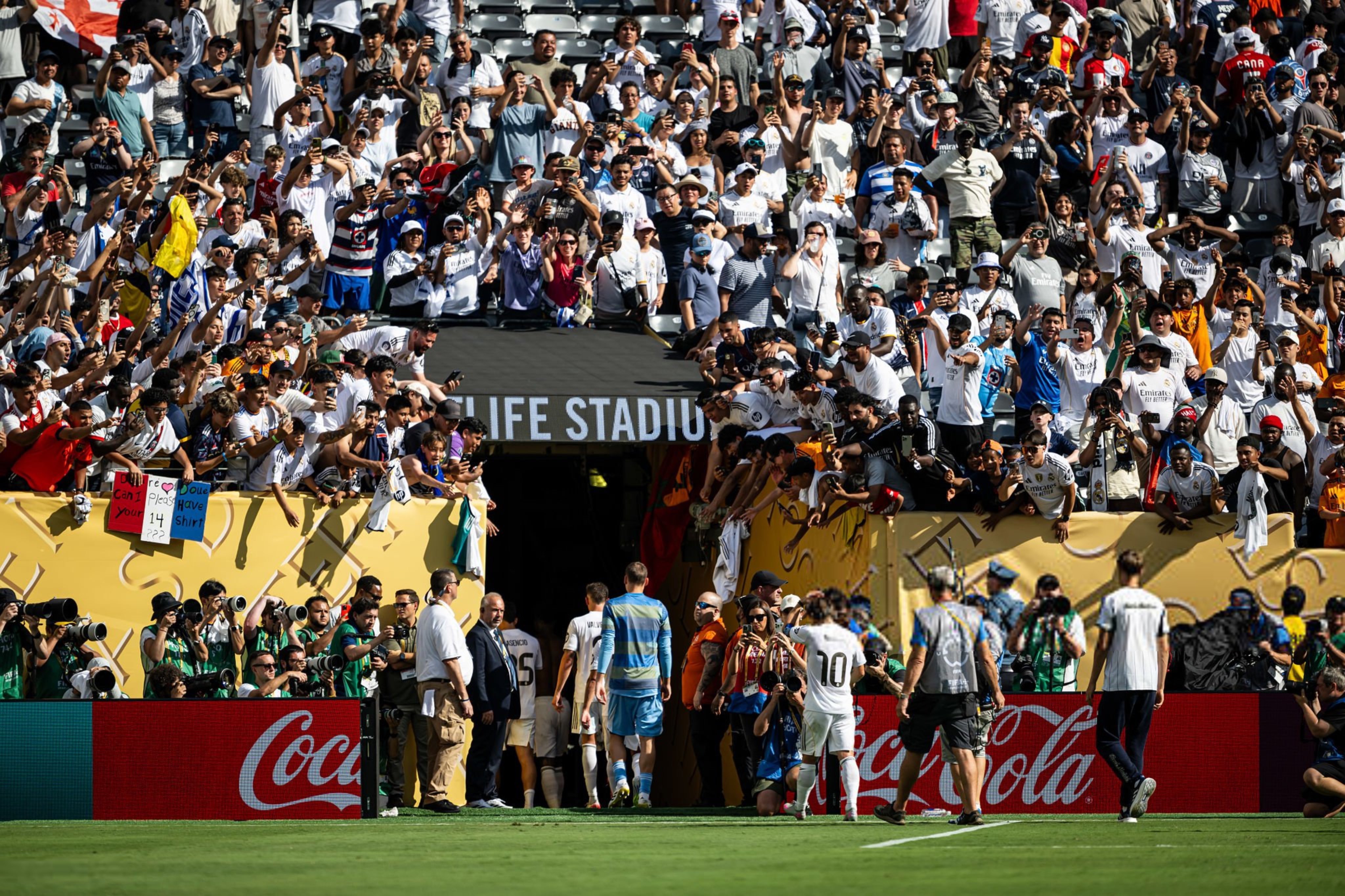 皇家马德里再次夺冠！球迷沸腾