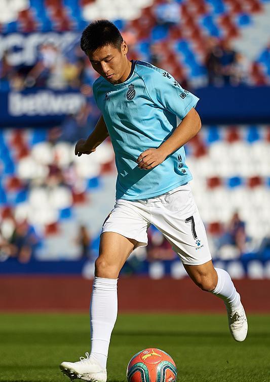 卡迪夫城客负，降级形势严峻