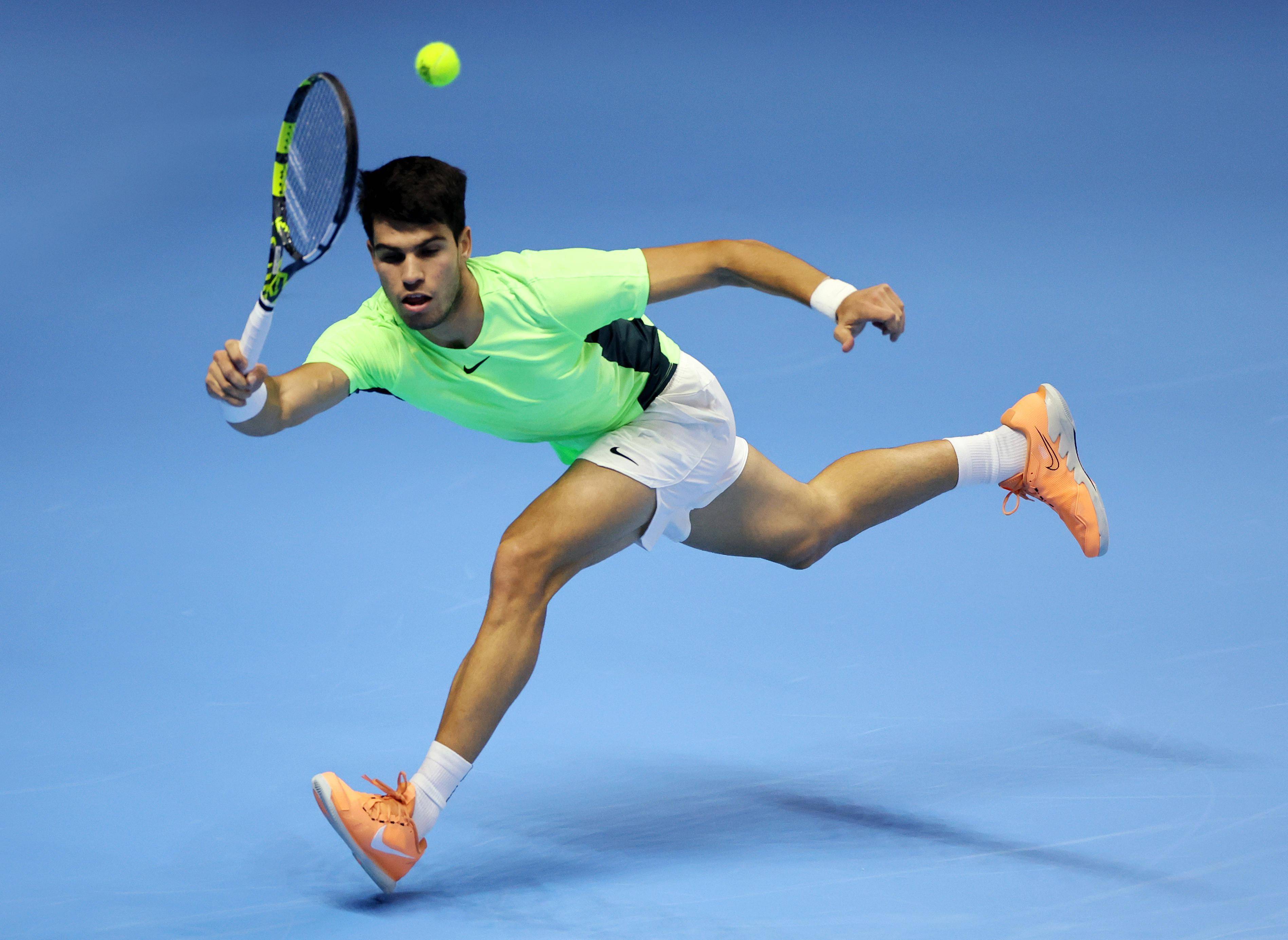 意大利网球队强势日本网球队，阿尔卡拉斯高光表现的简单介绍