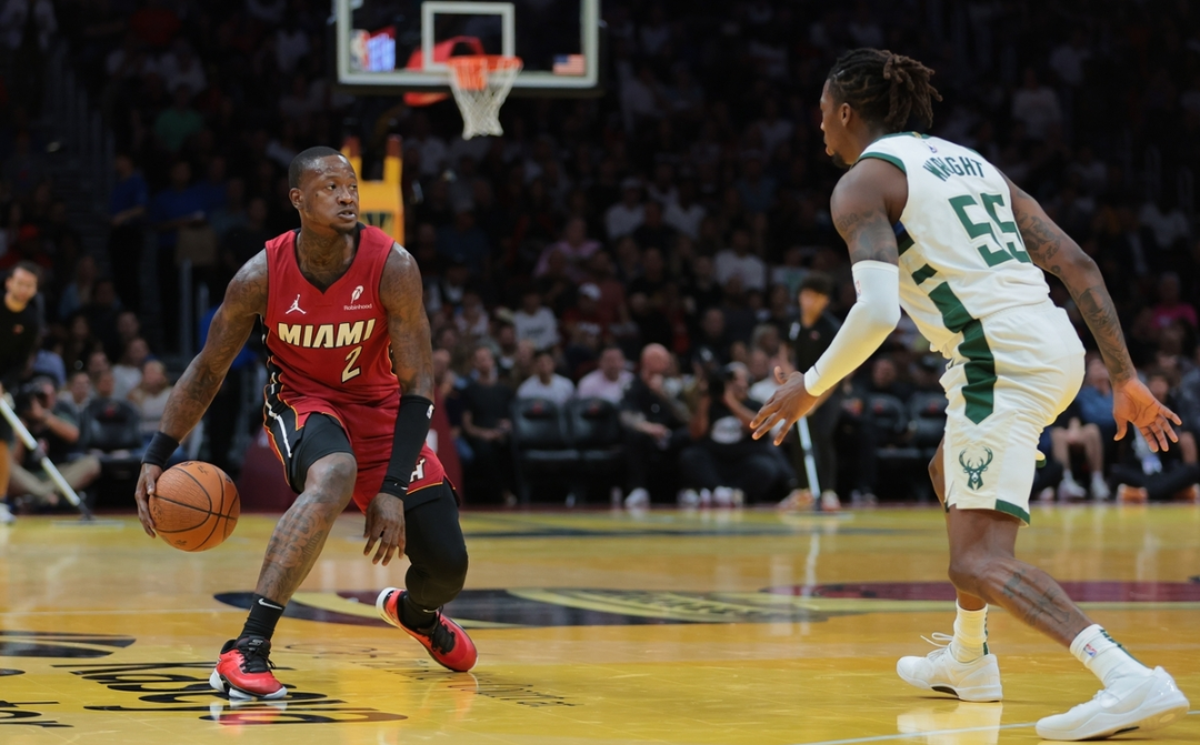 雄鹿再胜热火，字母哥全能贡献的简单介绍