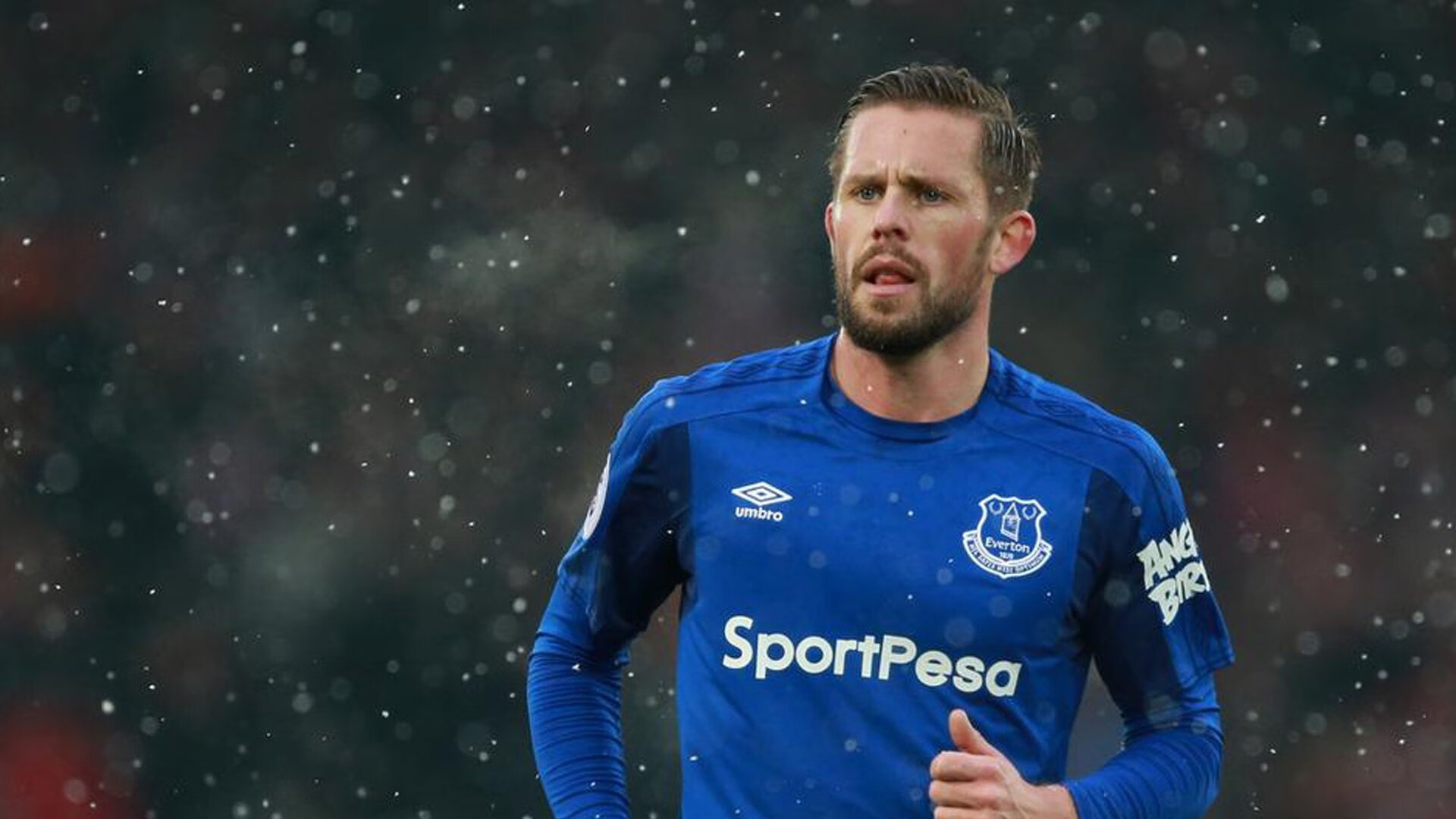 英超争冠焦点战与火箭硬仗，双线战场上的意志较量