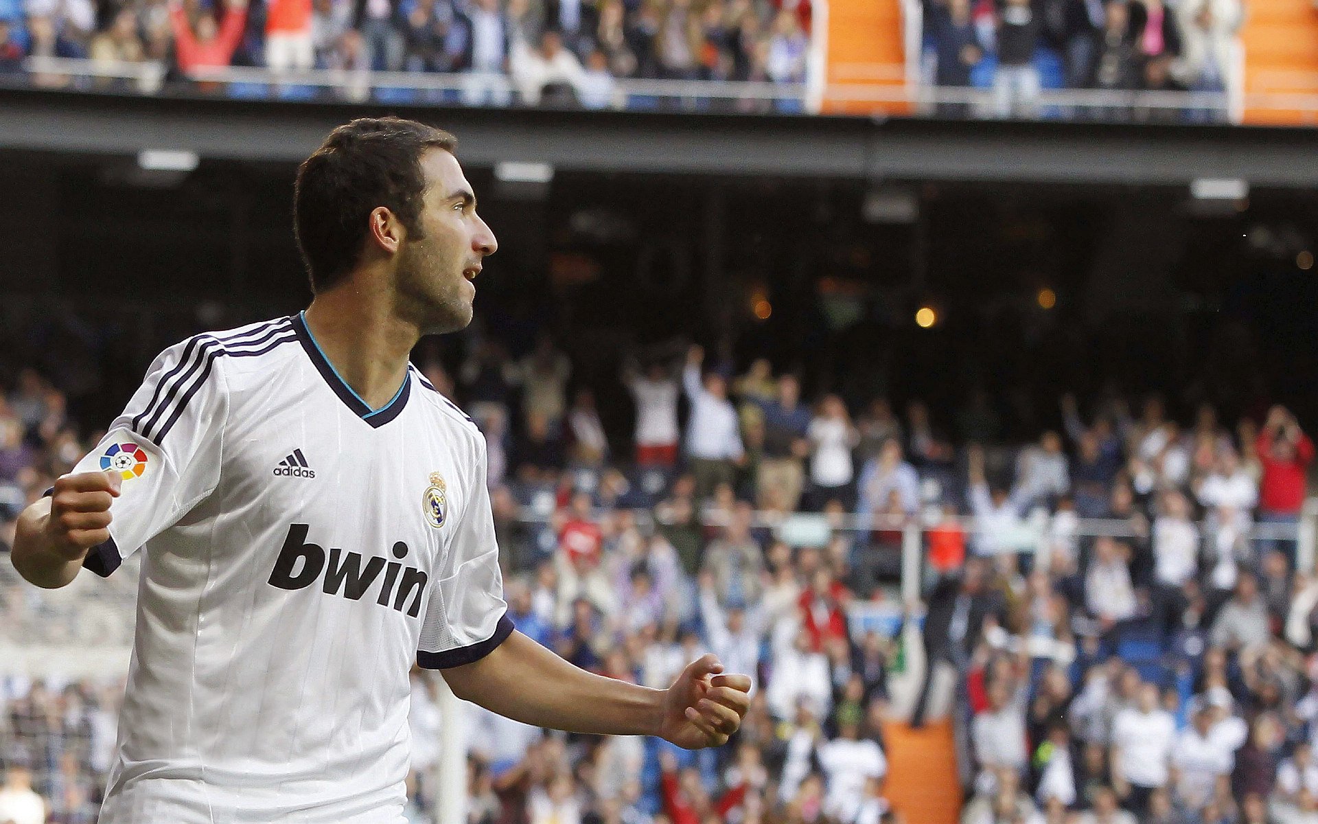 南美风暴席卷东欧铁骑,阿尔瓦雷斯,在乌拉圭与波兰的夹缝中定义唯一