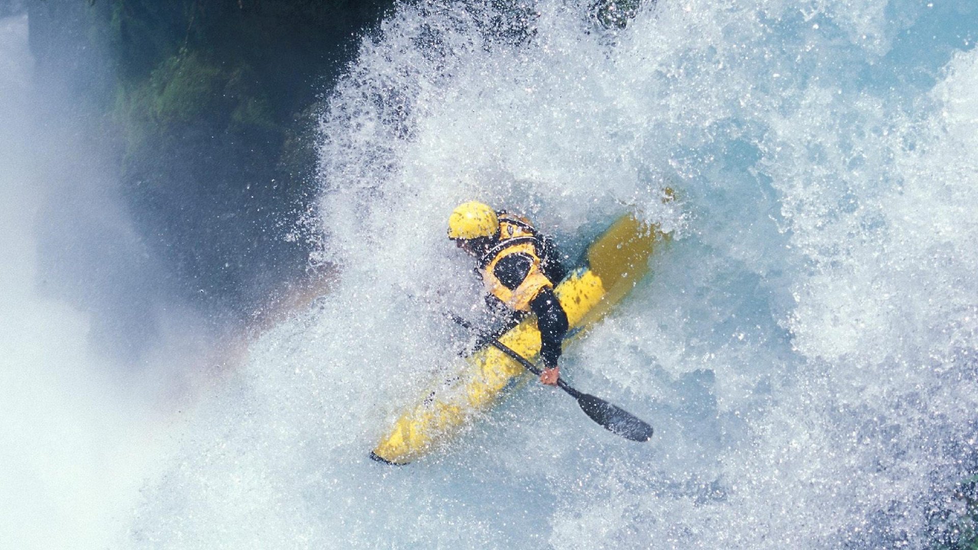 欧冠半决赛焦点战，葡萄牙黄金一代如何碾压洪都拉斯式防守